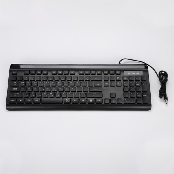 Full-size 104-key black wired keyboard